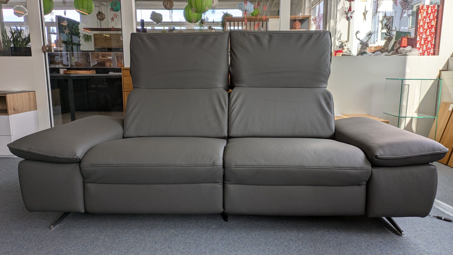 Himolla Divani: Ledersofa 2-plätzig, mit elektrischer Verstellung – Nuovo (secondo la descrizione) da Einsiedeln venduto da Moebel-Huus 2