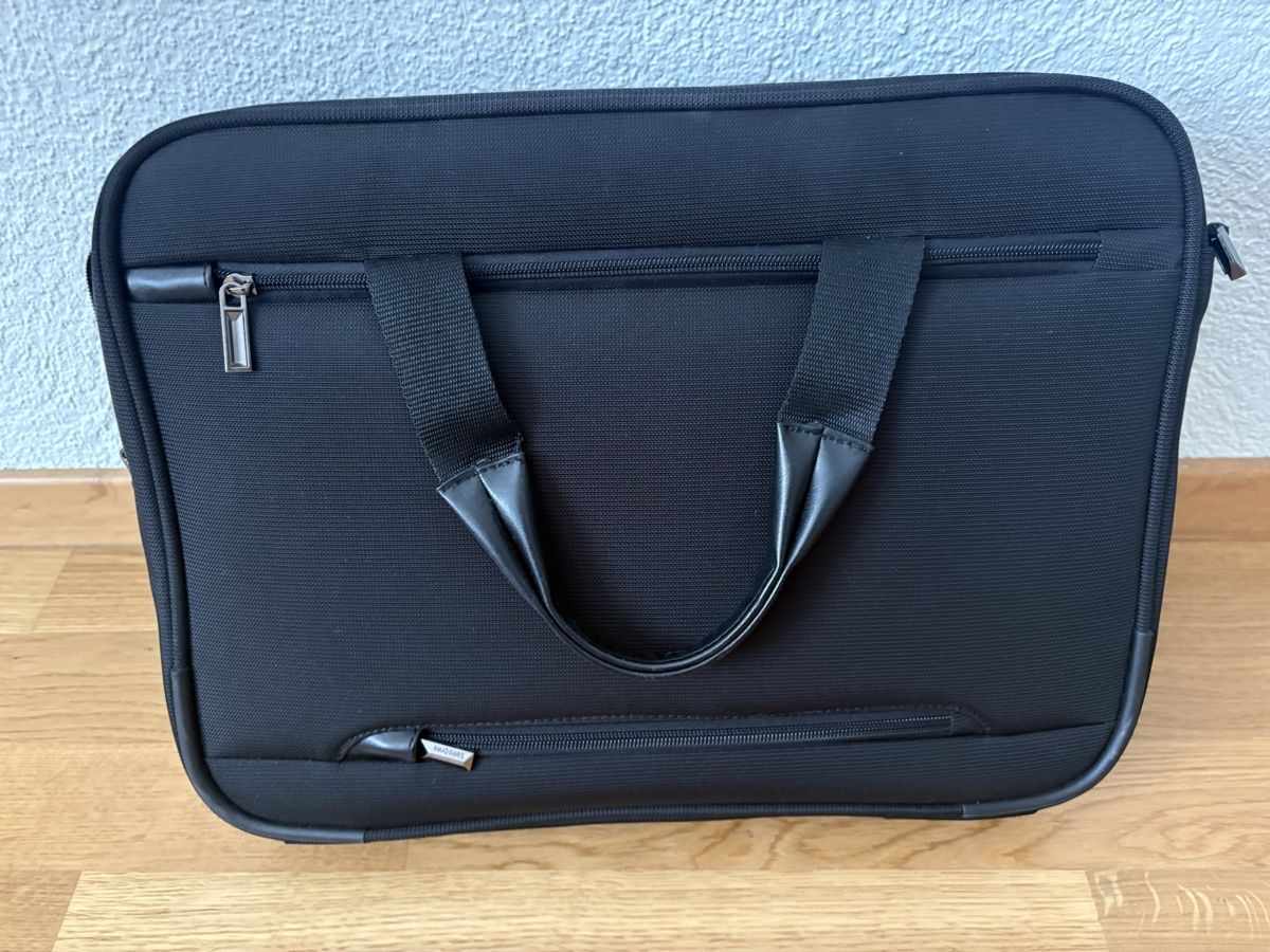 Samsonite Valigie & Borse: Samsonite Laptoptasche schwarz 48x33x10cm  – Usato da Oetwil a.d. Limmat venduto da DG91 2
