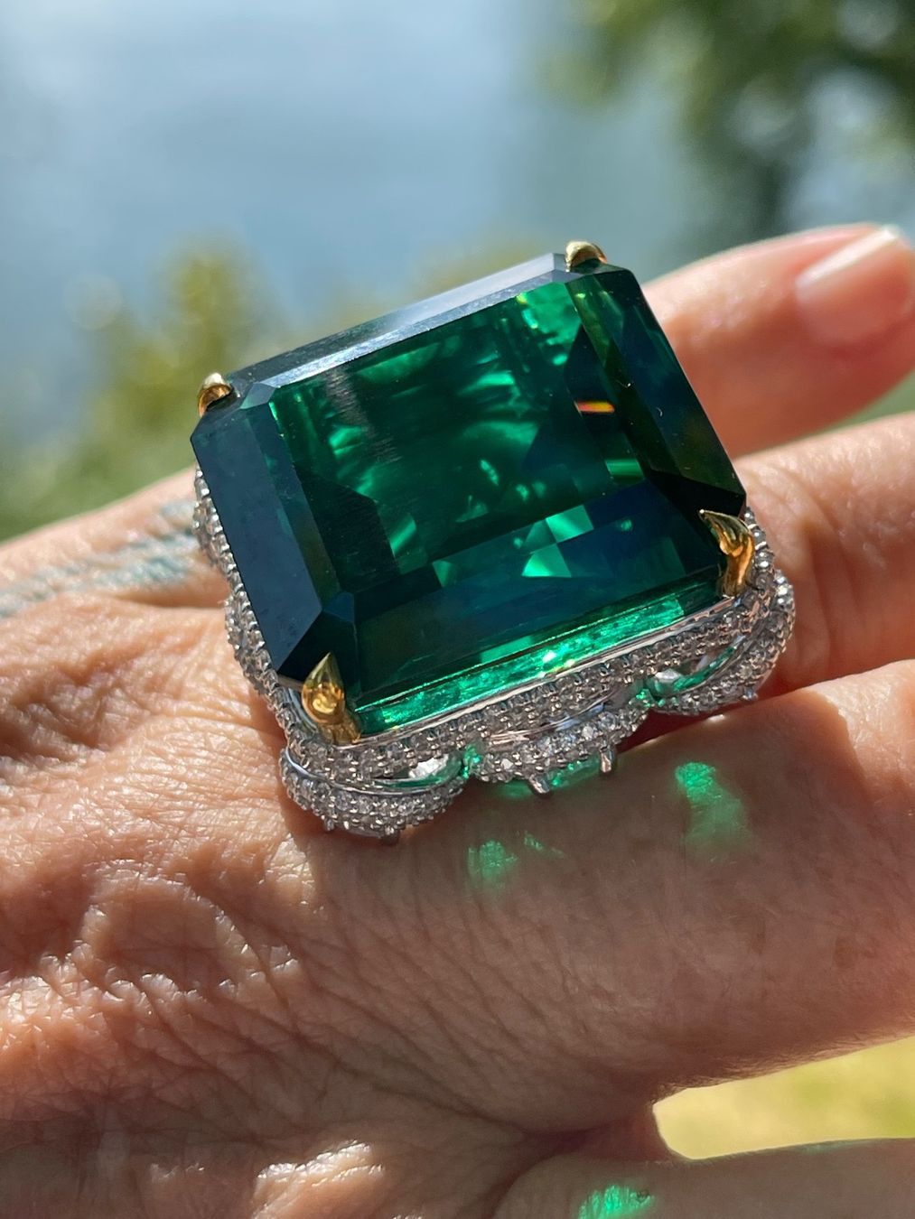 Llan Valls Joies Ringe: MAXI 70cts Nano-Emerald & Lab Diamonds SS925 Gold Ring – Neu (gemäss Beschreibung) aus Birsfelden von Brut-Reserve 7