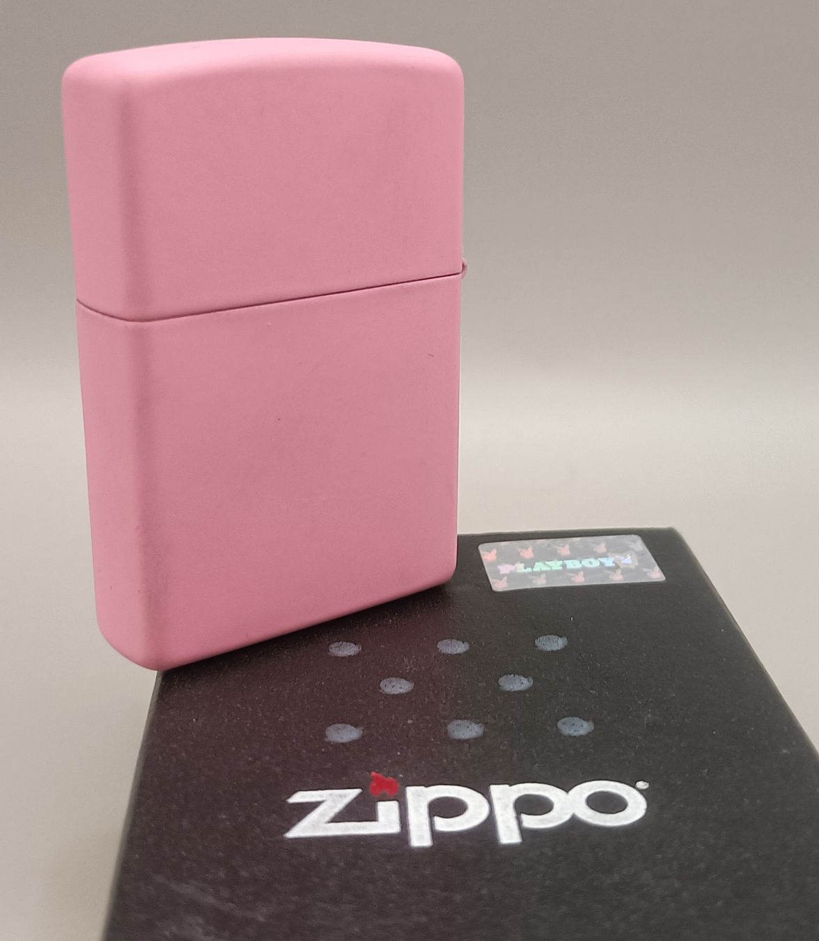 Zippo Accendini: Zippo pink Playboy box NEW – Nuovo e nell'imballaggio originale da Pampigny venduto da Calypso06 2