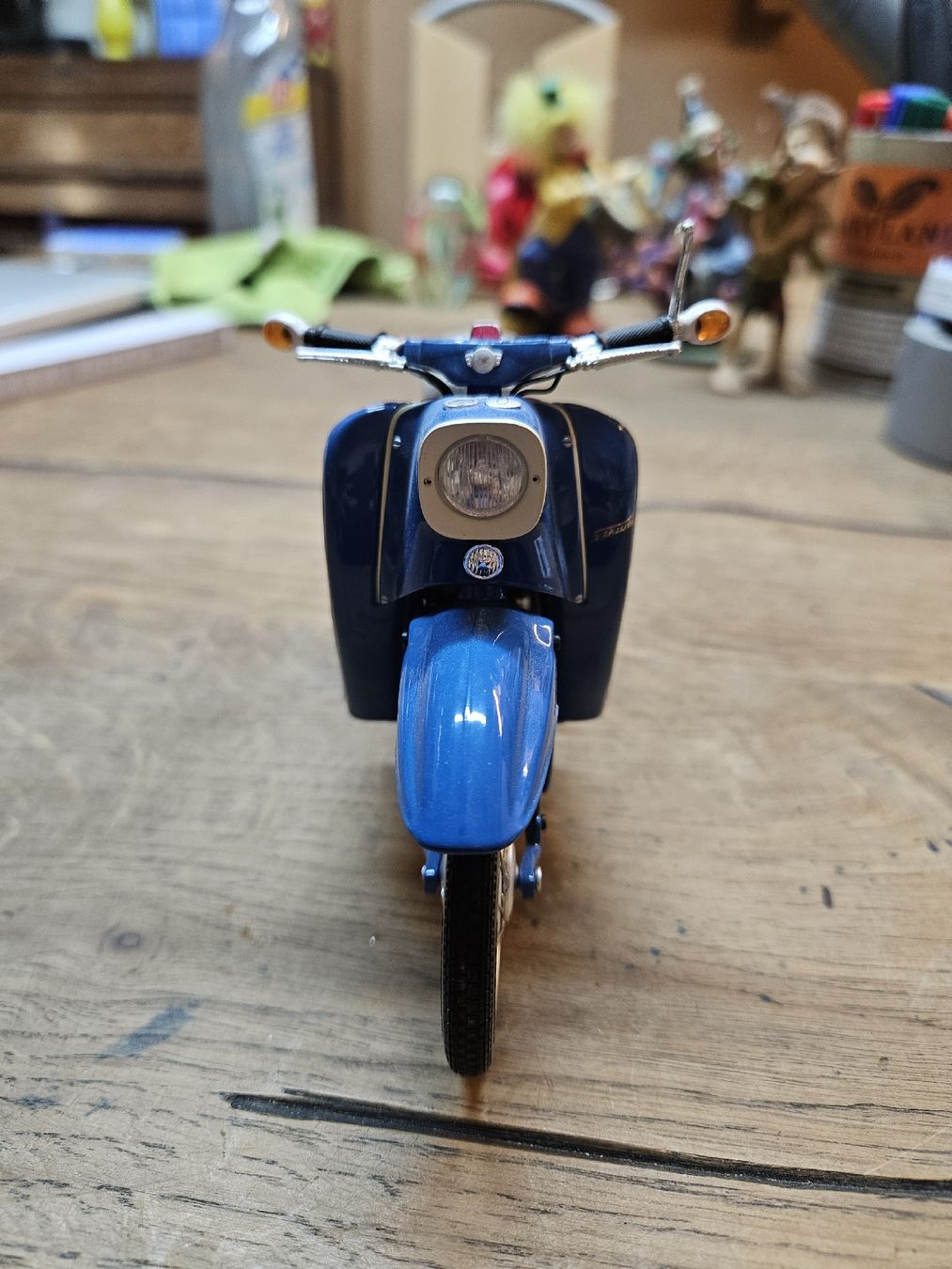 Schuco Kit di modellismo & Modellini statici: Simson Schwalbe 1:10 Roller Modell Blau (D) – Usato da Rorschach venduto da TimelessTrading