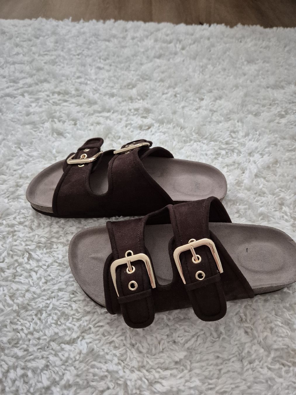 H&M Scarpe da donna: H&M Sandalen aus Veloursleder – Nuovo (secondo la descrizione) da Niederhelfenschwil venduto da usa001 1