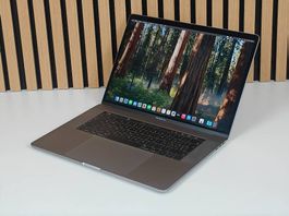 MacBook Pro 15 - 2018 (i7 + 32GB + 1TB + Radeon 560X)