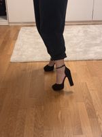 High Heels schwarz mit Plateau
