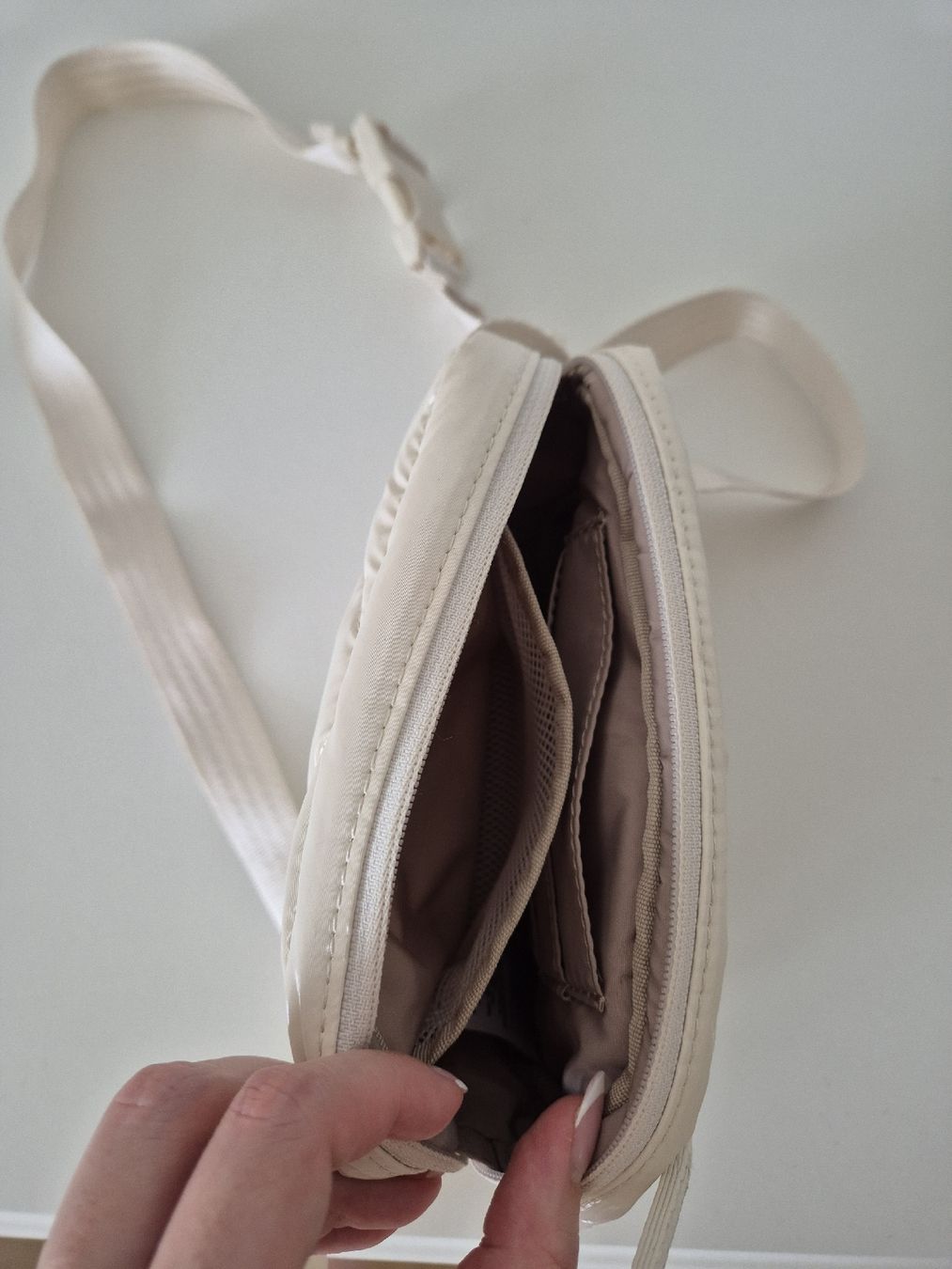Borse da donna: ATHLETA All about crossbody belt bag – Nuovo (secondo la descrizione) da Niederhelfenschwil venduto da usa001 1