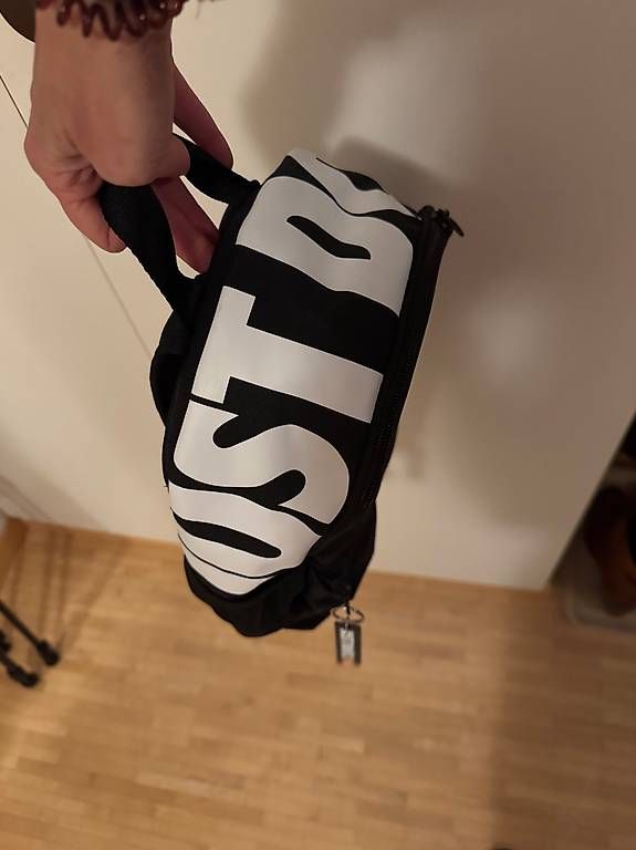 Nike Zaini: Kleiner Nike Rucksack schwarz – Nuovo (secondo la descrizione) da Bolligen venduto da Mia1973 1