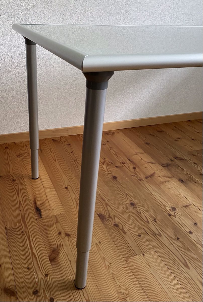 Tavoli: Tisch Ikea Vika Lauri mit Glasplatte – Usato da Rabius venduto da nel_5rvc 2