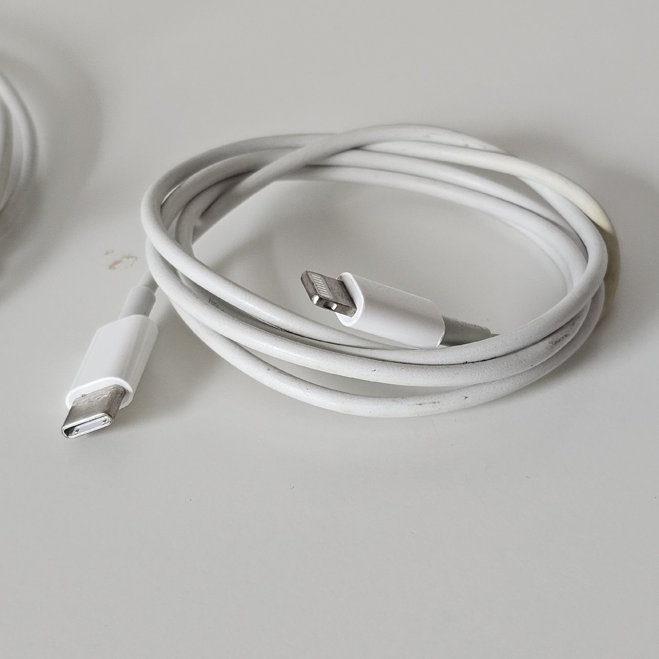 Apple Caricabatterie: Apple Charger, 2x Cable USB-C to Lightning used – Usato da Matten b. Interl venduto da Vanilla8 2