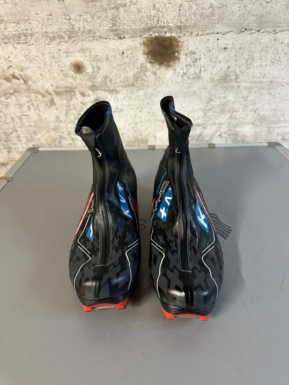Scarpe da uomo: KW+ Klassisch Langlauf Schuhe Gr. 48 – Usato da Emmenbrücke venduto da karkarkar 1