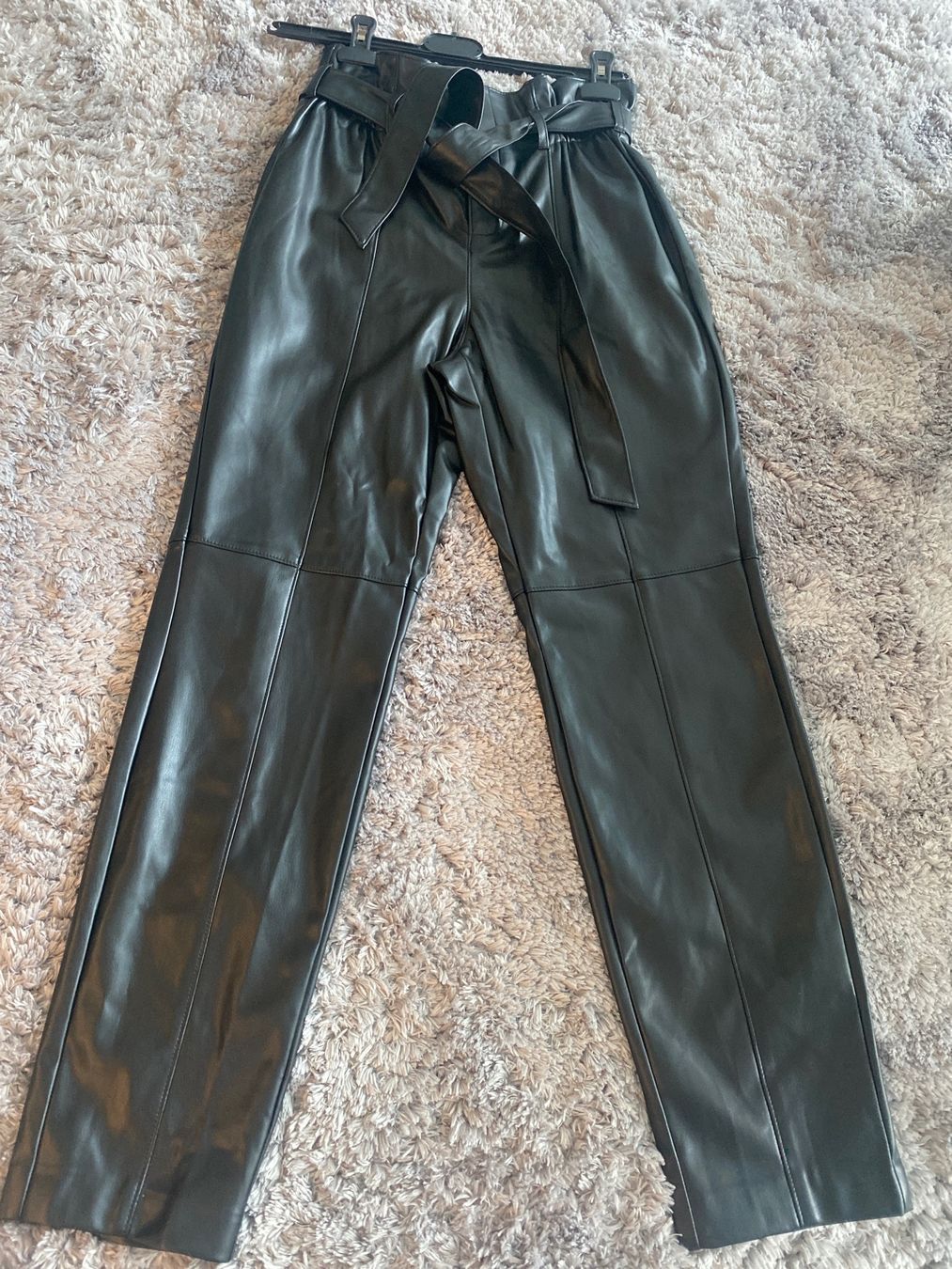 Hosen: Pantaloni ecopelle – Neu (gemäss Beschreibung) aus Zürich von lcl_r88r