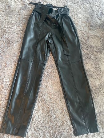Pantaloni ecopelle