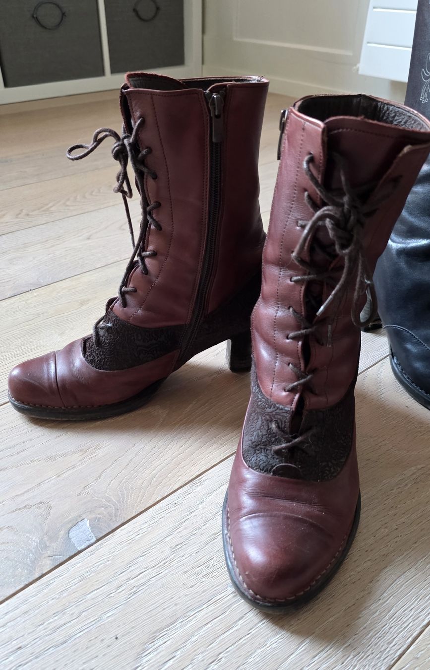 Neosens Scarpe da donna: Neosens Lederstiefeletten Gr.41 – Usato da Niederönz venduto da Silverbluecat