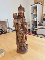 Holzfigur Madonna mit Kind geschnitzt guter Zustand