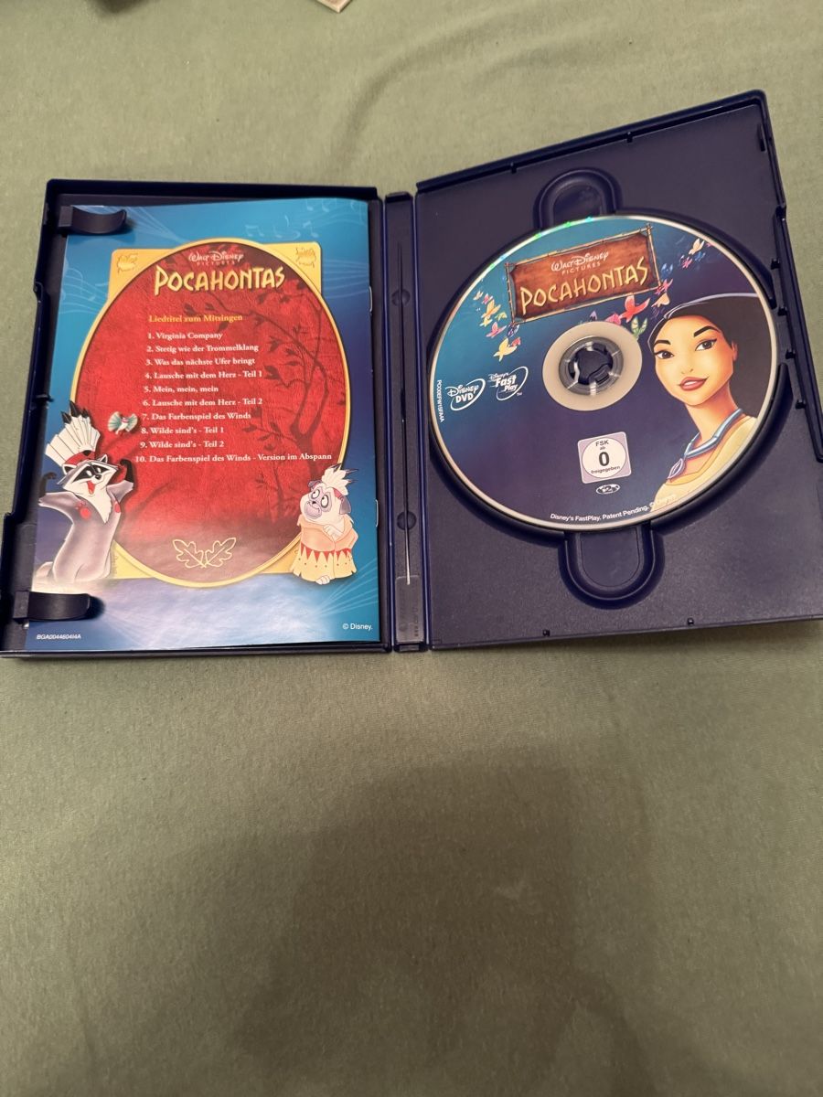 Alle DVDs: Pocahontas DVD Limited Edition mit Liederbuch – Gebraucht aus Suhr von  1