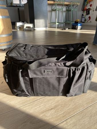 Sac de sport noir KMD - Prêt pour l'aventure! 43 caractères