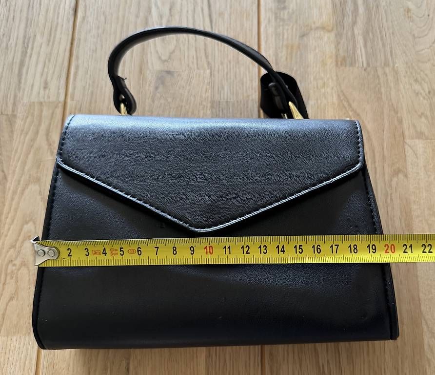 Taschen für Damen: Handtasche – Gebraucht aus Kriessern von c_n1 2