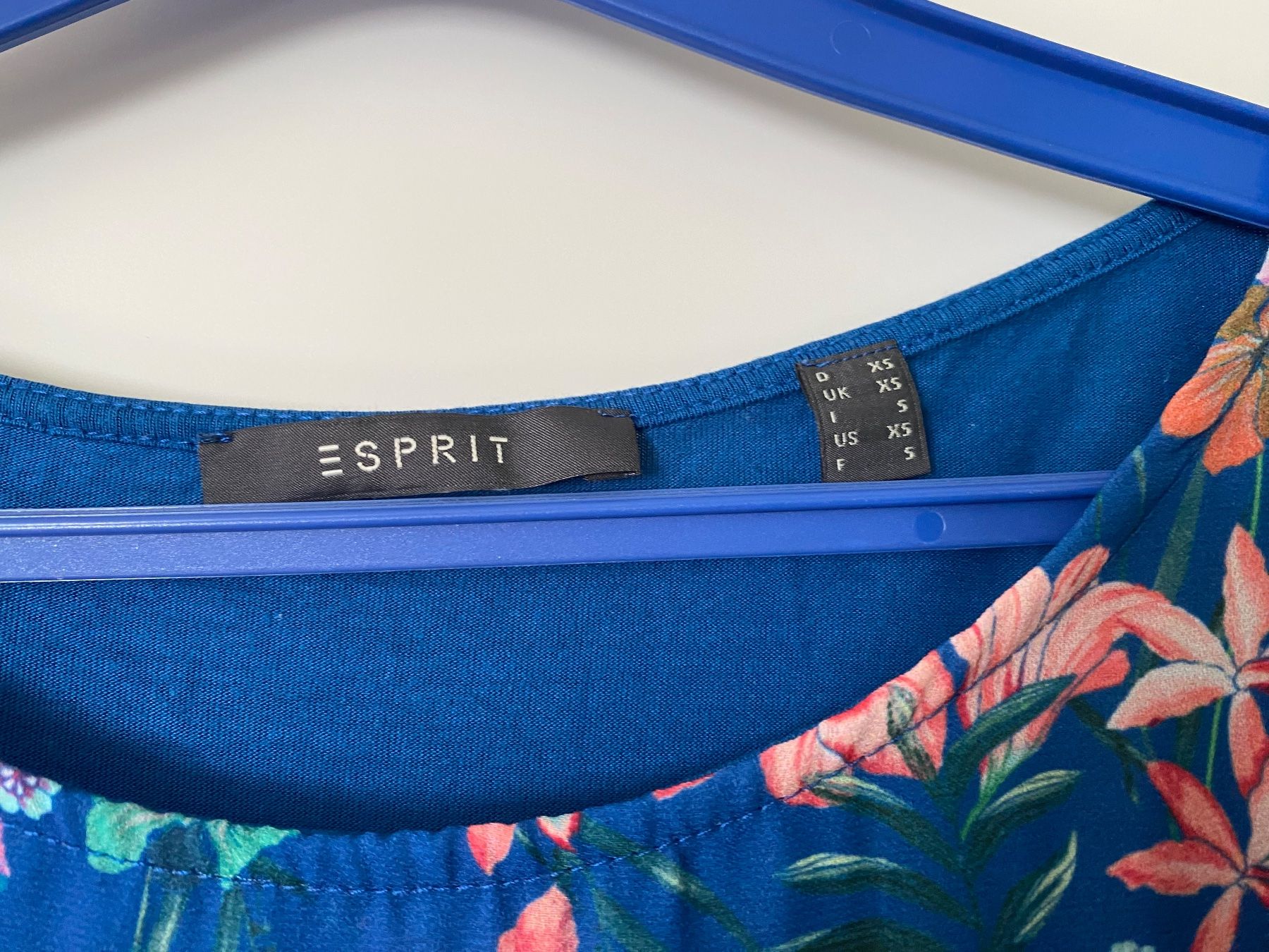 Esprit Camicette: Esprit Sommerbluse Gr. XS/S blau mit Blumenmuster – Usato da Stadel b. Niederglatt venduto da sandart 2