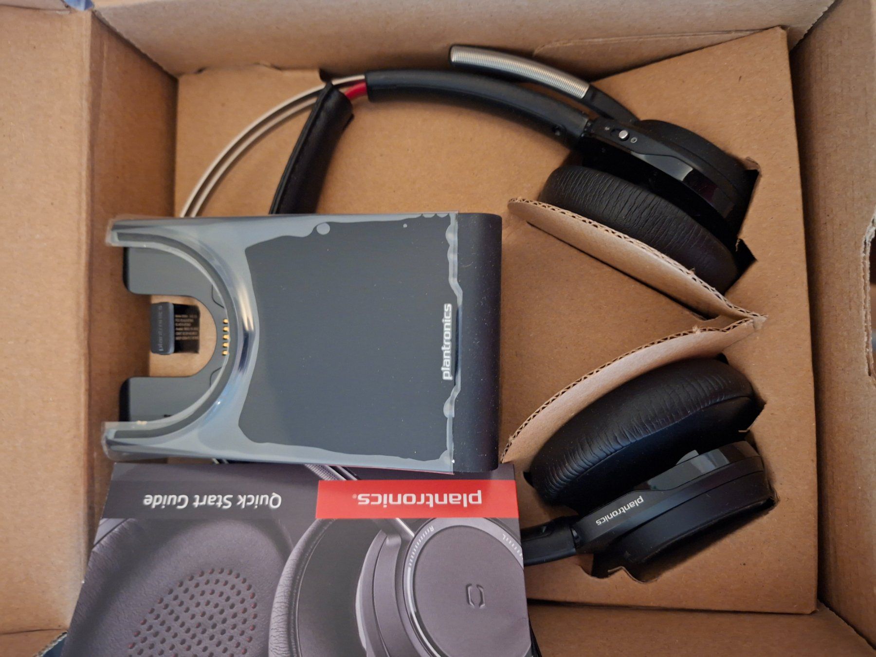 Kopfhörer: Plantronics Voyager Focus UC B825 – Neu und originalverpackt aus Dübendorf von Rinri