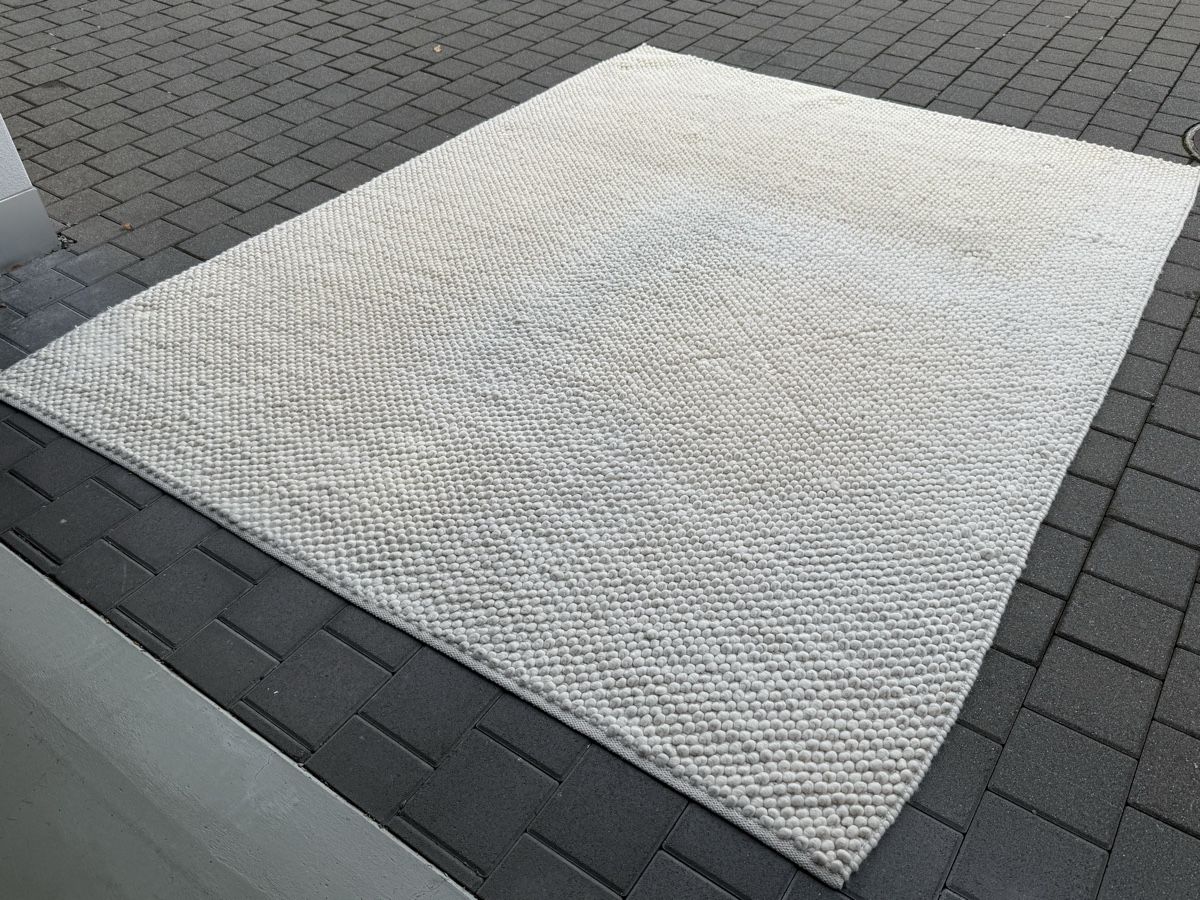 Tappeti: Teppich 250x300cm Big Drop Wollteppich – Usato da Bettwiesen venduto da Chair 1