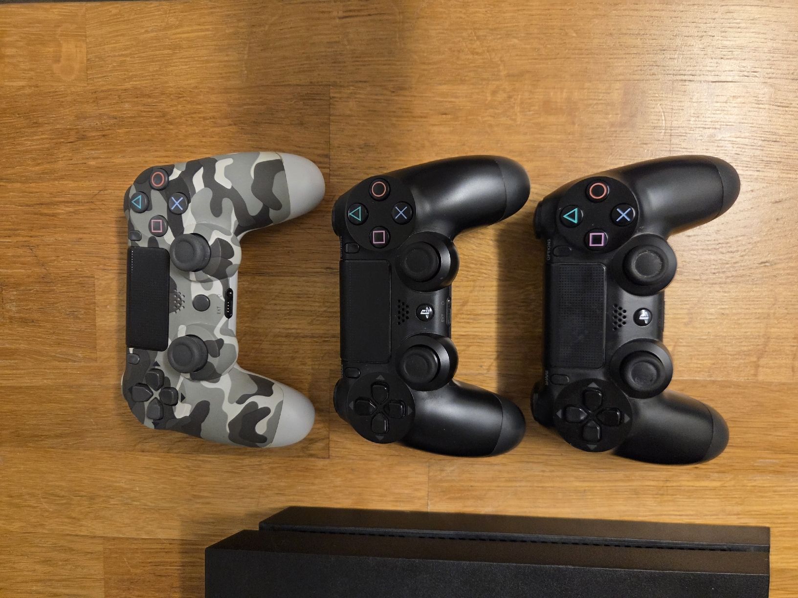 Sony Console: Playstation 4 + 3 Controller + Spiele – Usato da Luzern venduto da Tree_sells 1