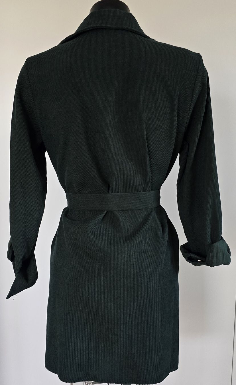 Vestiti: Tannengrünes Cord-Kleid NEU  – Nuovo e nell'imballaggio originale da Widnau venduto da Schurlibua 3