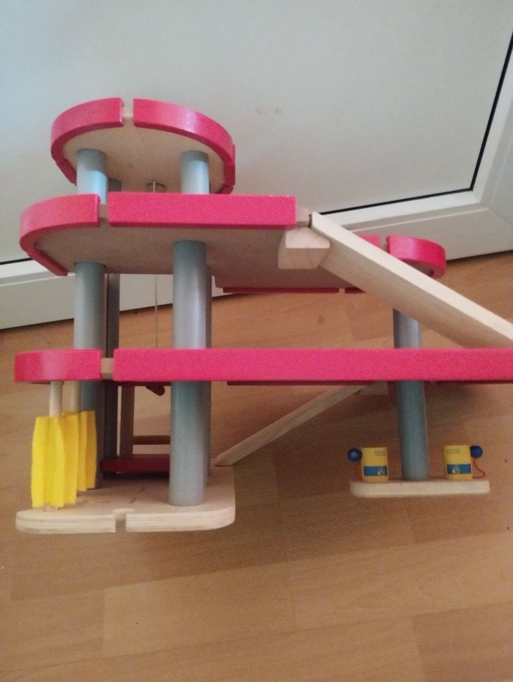 Jouets: Holz Autogarage – D'occasion à Niedergesteln par Dekoat 1