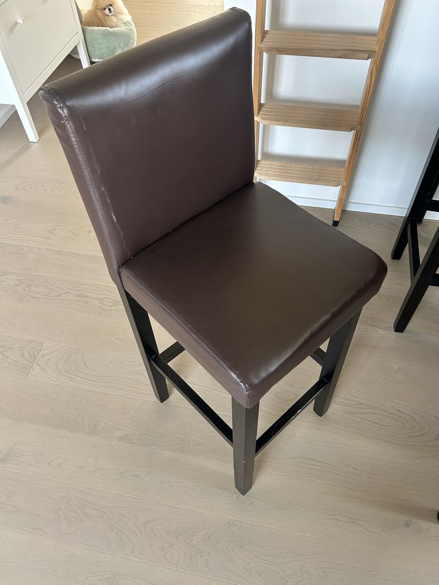 Ikea Set tavolo e sedie: Bartisch Tommaryd mit 4 Barstühlen – Usato da Bauma venduto da GMC_22 3