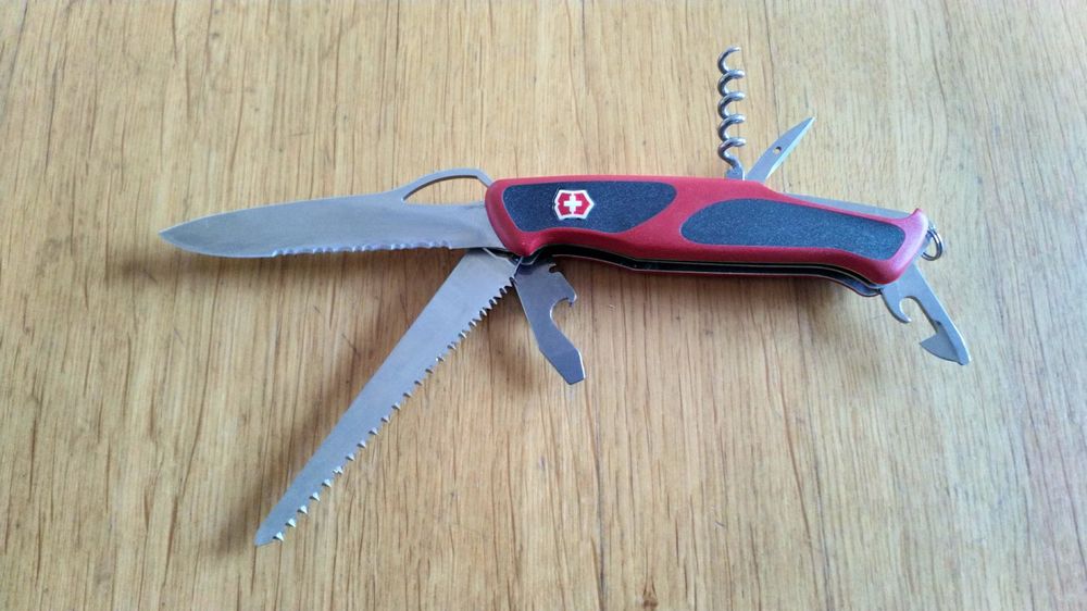 Victorinox RangerGrip 179 rot schwarz Kaufen auf Ricardo