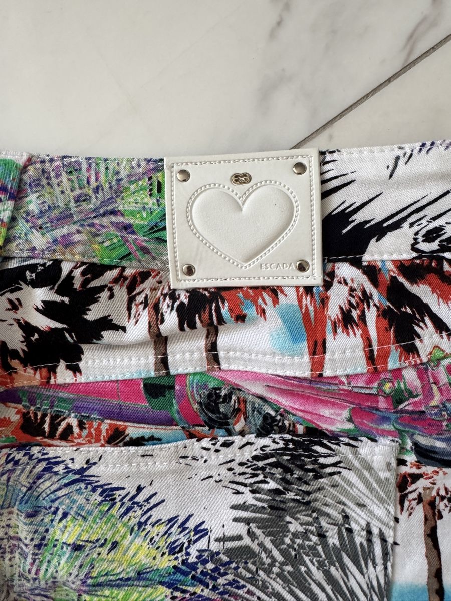Escada Pantaloni: Lustige Sommerhose von Escada – Usato da Reichenburg venduto da gabriela55 2