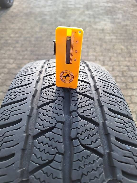 Pneus & Roues: Pneues 195-70-R15C – D'occasion à Uetendorf par Albi125