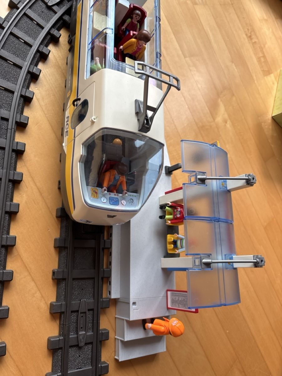 Playmobil Spielzeuge: Playmobilzug mit Licht 4011 – Gebraucht aus Unterentfelden von Lavach 2