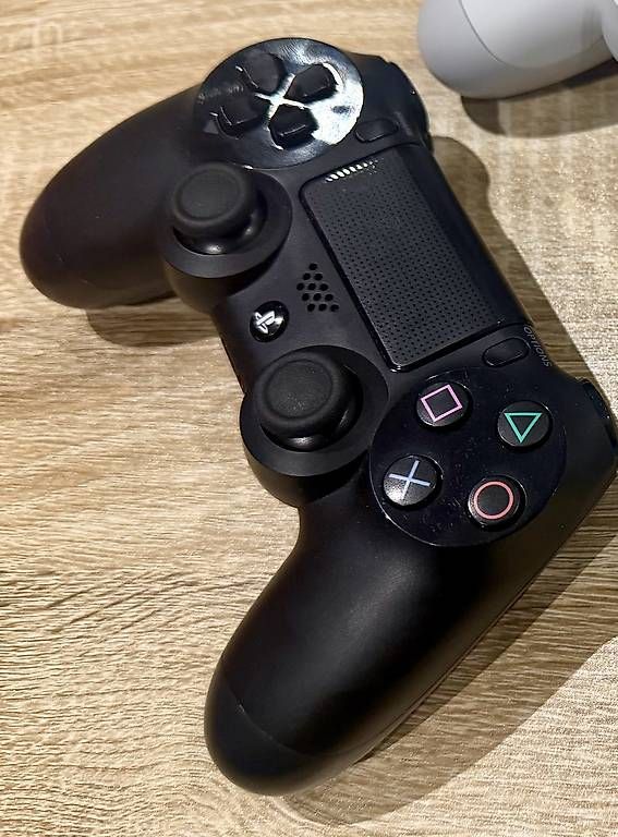 Controller: Sony PS4 DualShock 4 Controller  TOP Zustand – Gebraucht aus Witterswil von faidel 3