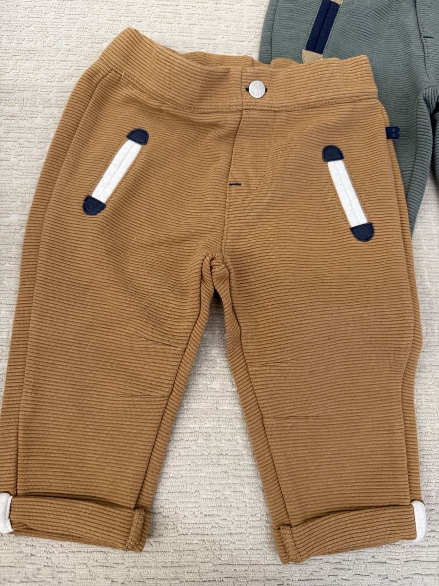 Okaidi Pantalons: 2 Hosen von Obaibi – D'occasion à Altendorf par Carcoura 1