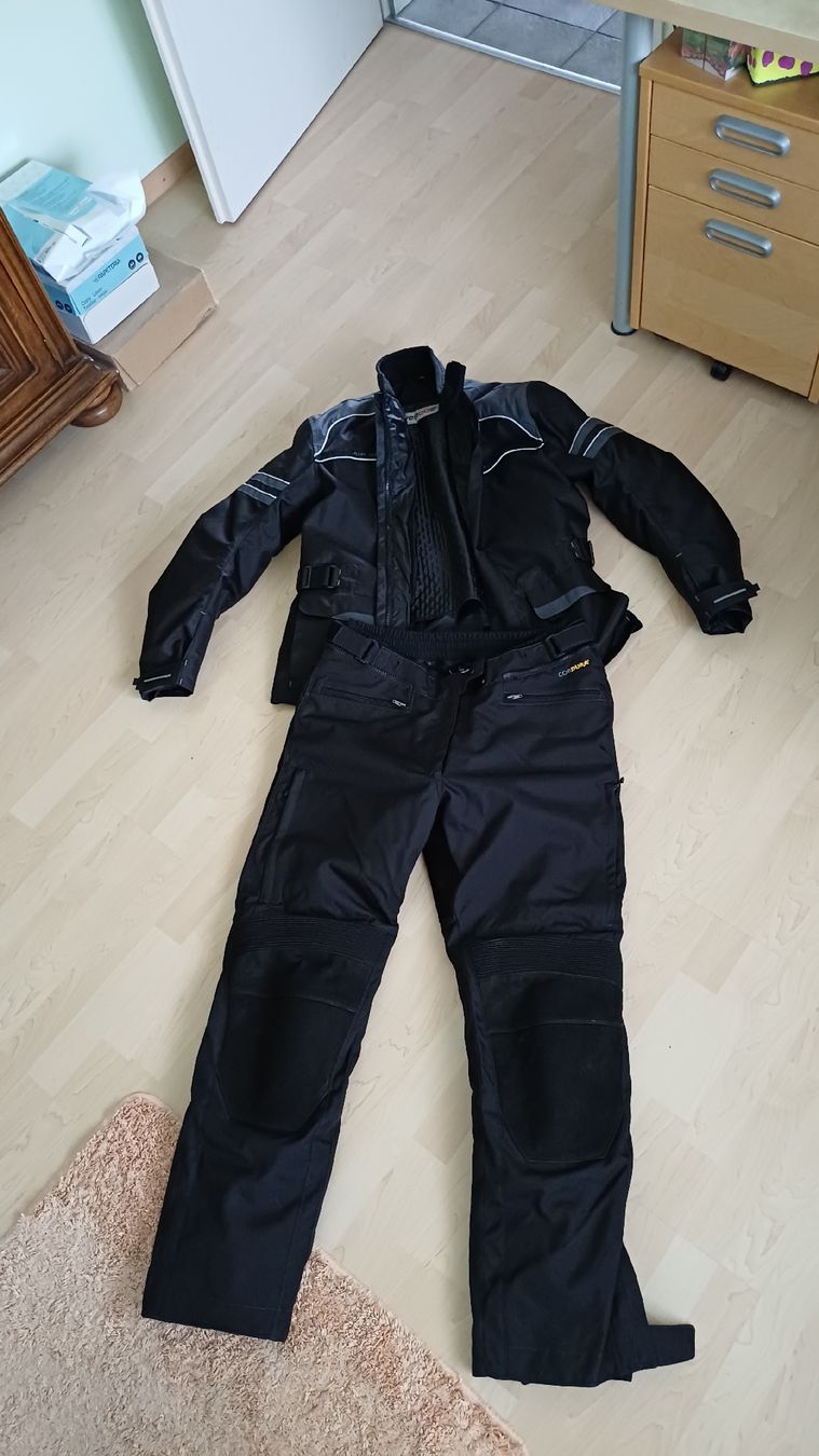 Completi & Tailleur: XXL Motorradbekleidung – Usato da Würenlos venduto da Jerety 1