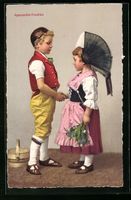 Niedliches Kinderpaar in Appenzeller Tra