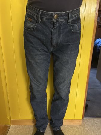 Jeans dunkelblau Herren Grösse M 31 guter Zustand