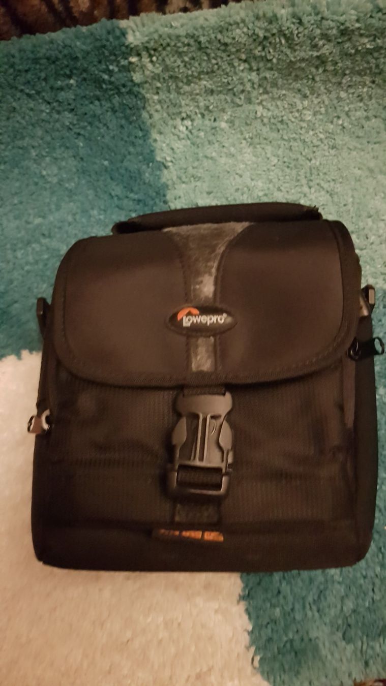 Lowepro Borse: Lowepro Foto-Tasche – Usato da Niedergösgen venduto da Happy-7 2