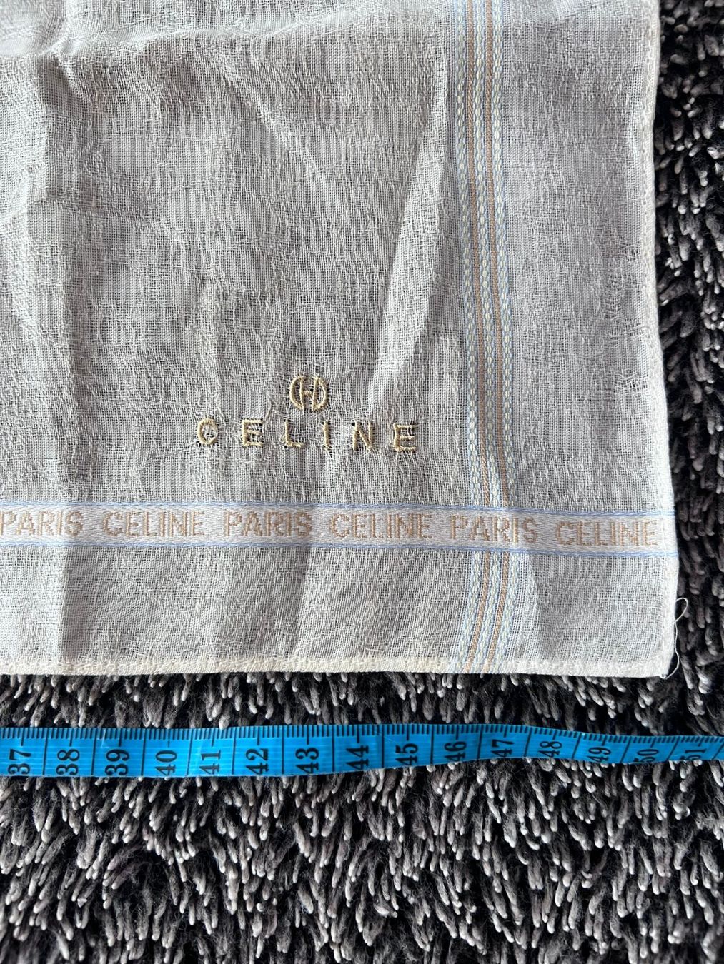 Celine Foulard & Sciarpe: Celine Baumwolltuch 50 x 50 cm Creme – Usato da Winterthur venduto da Dejv 2