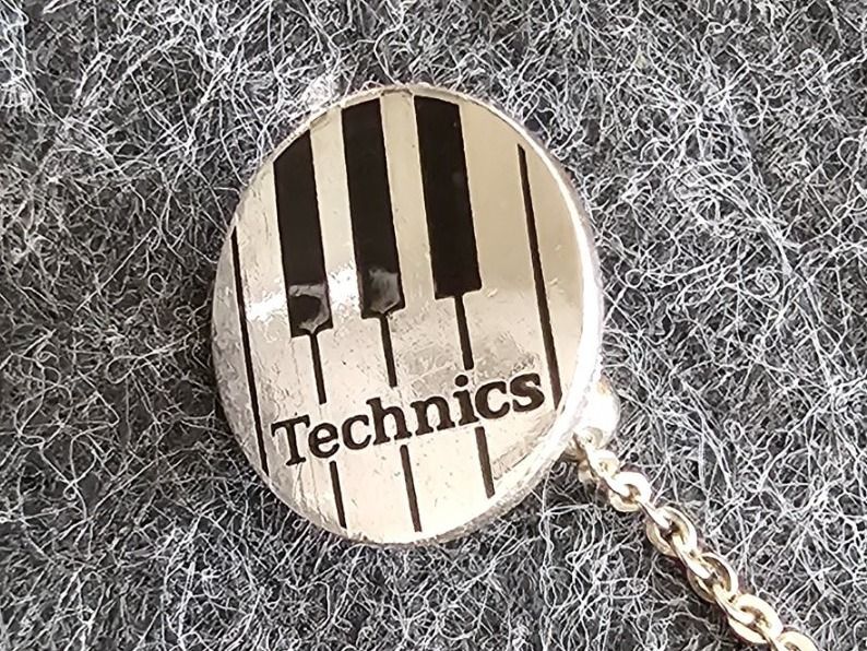 Plaketten & Abzeichen: Pin "Technics" – Gebraucht aus Sirnach von pius062