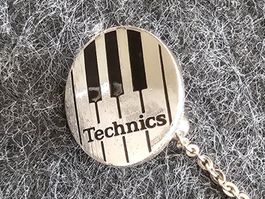 Pin "Technics"