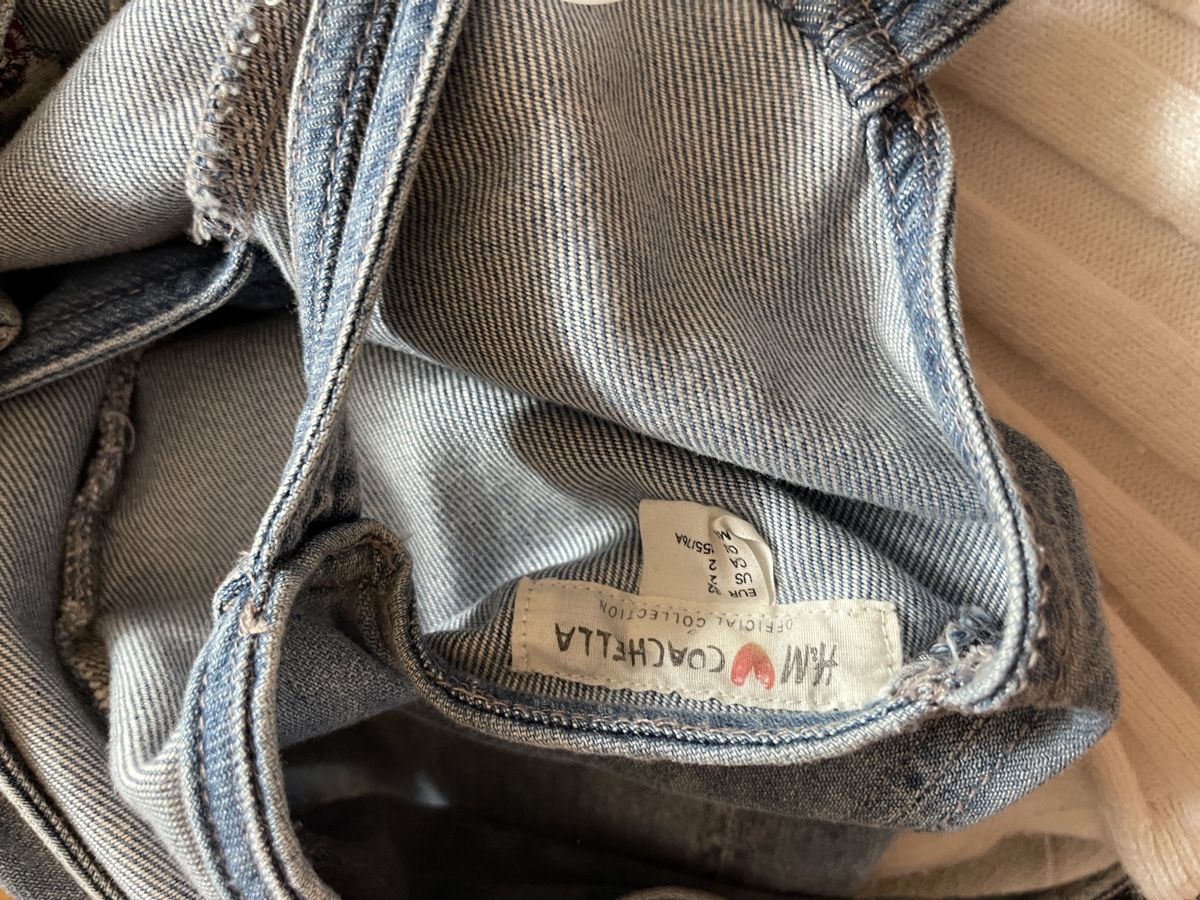 H&M Vestiti: Jeanskleid mit Blumenmuster – Nuovo (secondo la descrizione) da Uzwil venduto da noe_9f9c 3
