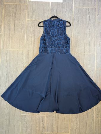 Festliches Kleid dunkelblau mit Spitze in sehr gutem Zustand