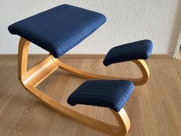Stokke Kniestuhl Holz 