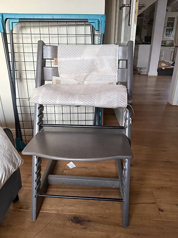 Chaises hautes: Stokke Tripp Trapp Kinderhochstuhl – D'occasion à Dickbuch par Fan_859q 1