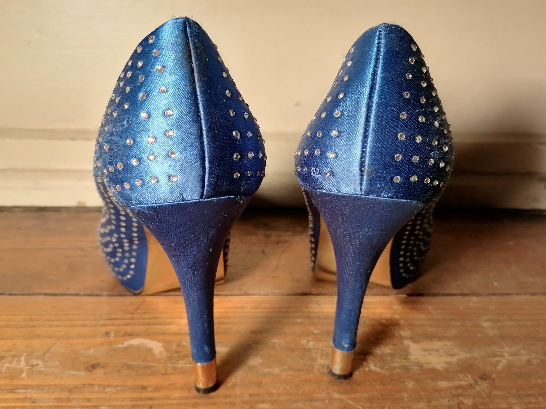 Scarpe da donna: Like You, Pumps, Disco-Version, Grösse 38, blau/gold – Usato da Basel venduto da Melodrom 2