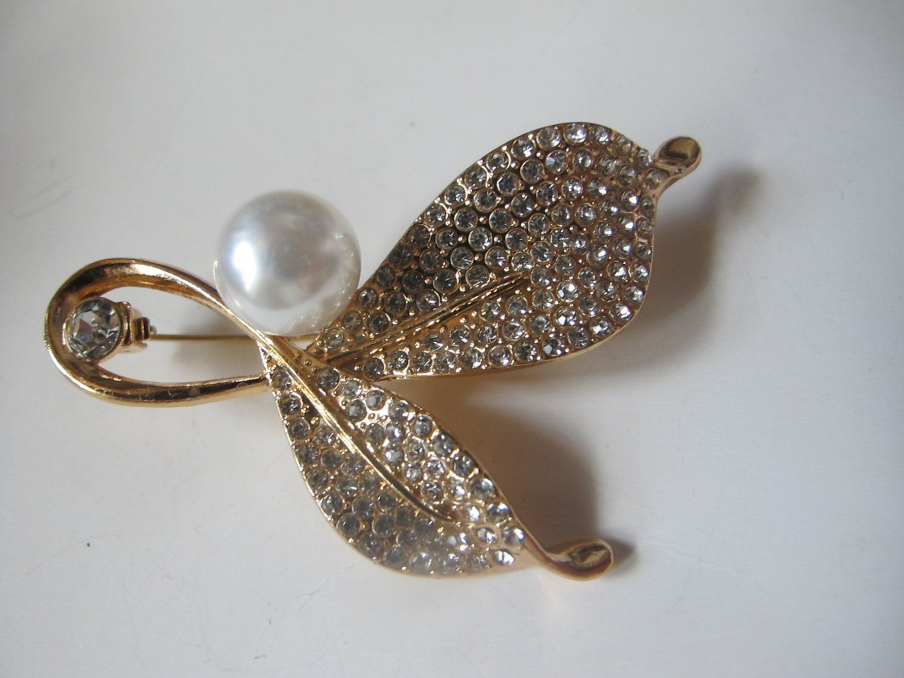Spille & Fermagli: Elegante Brosche mit Perle und Strass - Blickfang! – Nuovo e nell'imballaggio originale da Löhningen venduto da Chimae67 3