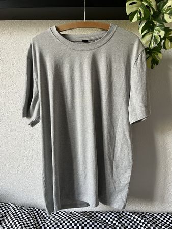 T-shirt gris M 🐰