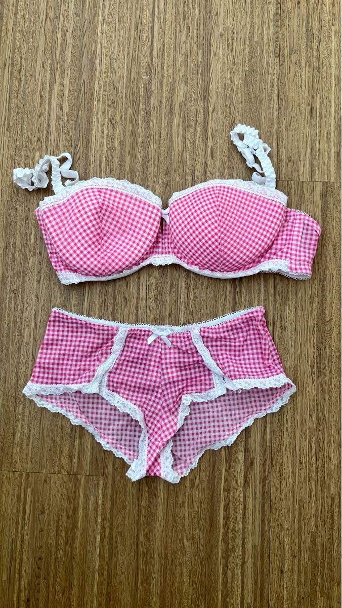 Autres dessous: Dessous Set Rosa Karo  – D'occasion à Ruggell par VegasGirl