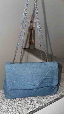 Handtasche Jeansoptik gesteppt goldfarbene Kette