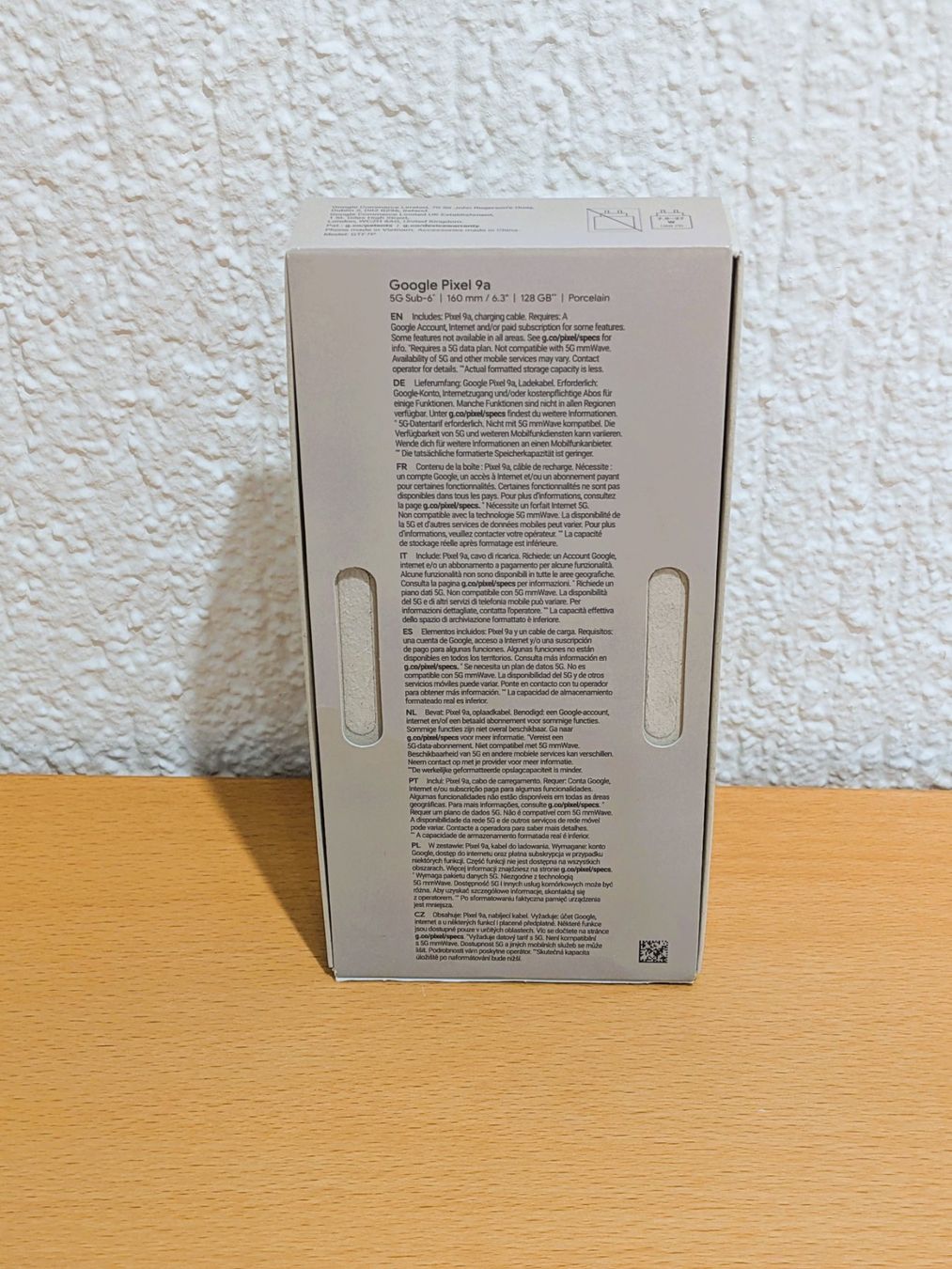 Google Telefoni cellulari / Smartphones: Originalverpackung für Google Pixel 9a – Usato da Pfäffikon SZ venduto da RainerZuefall 1
